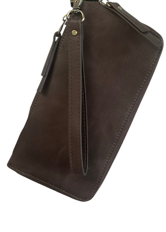 Chloe Zip Around Leather Wristlet